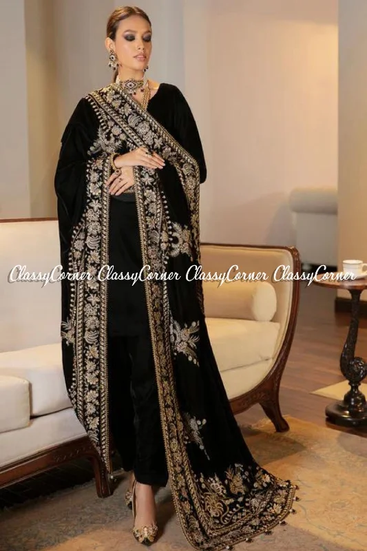 Exclusive Black Golden Velvet Embroidered Shawl Preppy unclassified dresses