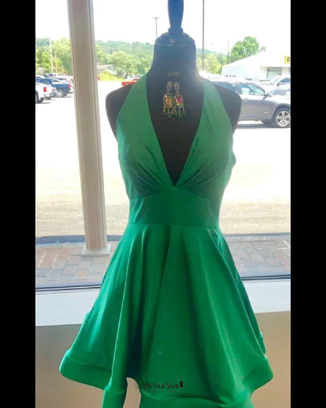 Halter Neckline Green Homecoming Dress Street style unclassified dresses