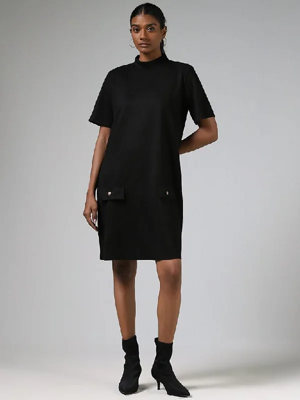 Wardrobe Solid Black Shift Dress Flowy unclassified dresses